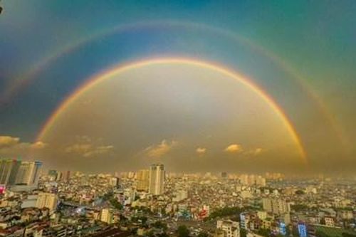 Hà Nội xuất hiện cầu vồng đôi hiếm gặp