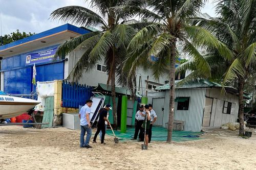 Rà soát các vòi tắm tráng dọc các bãi biển