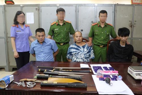 Bắt nhóm mua bán, vận chuyển ma túy