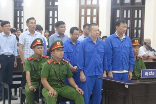 Bình Thuận: Quyền Đội trưởng Đội QLTT cùng 11 bị cáo lãnh án