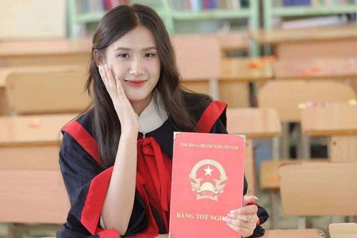 Ước mơ trở thành chiến sĩ công an của nữ sinh người dân tộc Thái