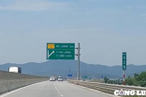 Tuân thủ quy định về tốc độ, khoảng cách an toàn khi lưu thông trên đường