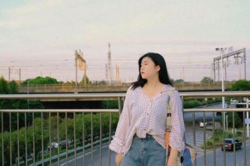 Quá áp lực, dân văn phòng Trung Quốc ồ ạt chuyển sang làm lao động chân tay