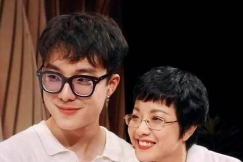 Showbiz 22/7: Ngoại hình con trai Thảo Vân và NSND Công Lý