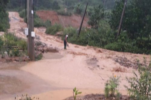 Hòa Bình: Một bé gái tử vong do nước lũ cuốn trôi
