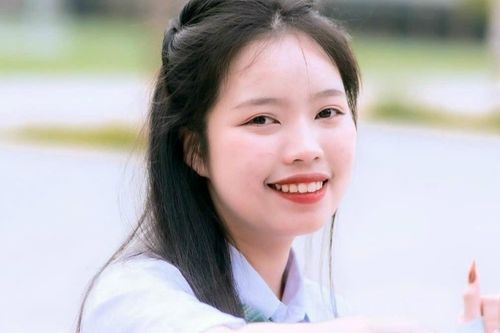 Vượt lên bệnh tật, nữ sinh đạt 29,5 điểm thi tốt nghiệp THPT, thành thủ khoa khối C toàn tỉnh