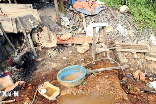 Thái Nguyên: Đột nhập lãnh địa khai thác vàng trái phép ở Ngàn Me