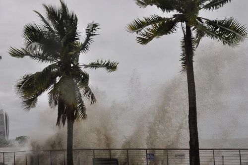 Trung Quốc: Bão Prapiroon gây mưa to và gió giật mạnh trên đảo Hải Nam