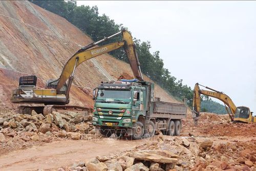 Đẩy nhanh tiến độ thực hiện các dự án giao thông lớn