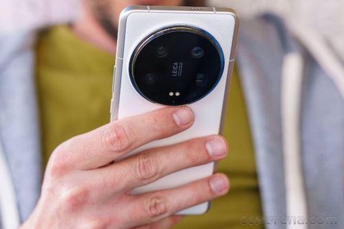 Quên iPhone 15 Pro Max và Galaxy S24 Ultra đi, đây mới là vua nhiếp ảnh với camera Leica, giá cực rẻ