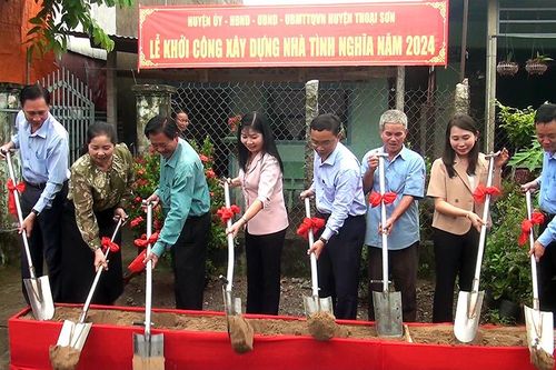 Thoại Sơn khởi công xây dựng, sửa chữa 15 nhà Tình nghĩa cho gia đình chính sách