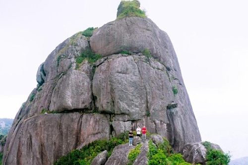 Bí ẩn tháp Hòn Chuông