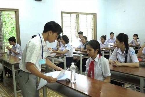 Tuyển sinh vào lớp 10 năm học 2024-2025: Bổ sung, hạ điểm chuẩn nguyện vọng 2 ở một số trường