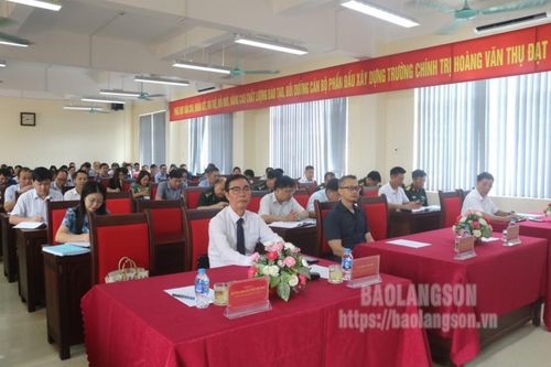 Khai giảng lớp bồi dưỡng kiến thức về Quản trị an ninh và Quản trị an ninh phi truyền thống năm 2024.