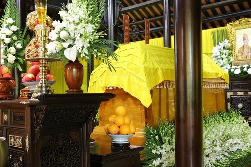 Kim quan Hòa thượng Thích Huệ Trí đã về đến cố đô Huế, tôn trí tại tổ đình Kim Tiên