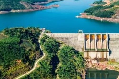 Thủy điện Hủa Na nói gì về chênh lệch lợi nhuận sau thuế quý II/2024?