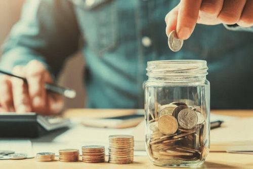 Người trẻ lương 10-12 triệu đồng, quản lý tiền thế nào để không lo mắc nợ?