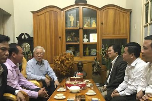 Người dân Đông Anh nghẹn ngào tiếc thương người con ưu tú của quê hương