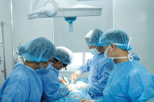 Chưa kịp đẹp đã bị biến chứng