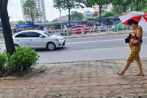 Bắt đối tượng dùng ô tô đi trộm hàng chục nắp cống ở Hà Nội