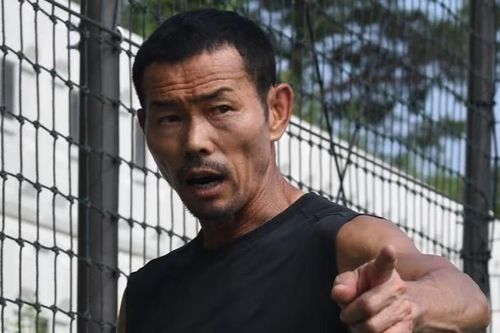 Cha của Son Heung-min gặp rắc rối