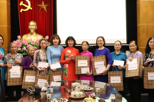 Phụ nữ quận Hoàn Kiếm tổ chức nhiều hoạt động tri ân, đền ơn, đáp nghĩa