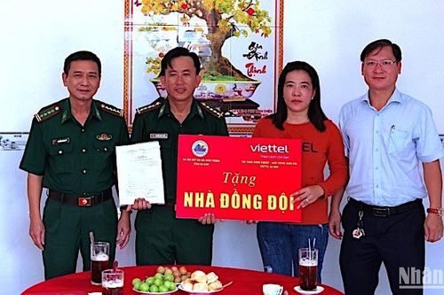 Bàn giao nhiều 'mái ấm' đồng đội vùng biển đảo Cà Mau