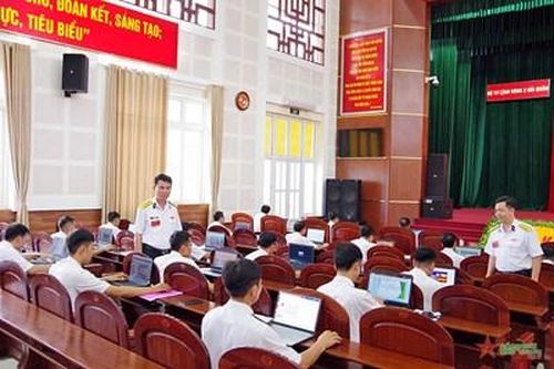 Vùng 2 Hải quân nâng cao chất lượng đội ngũ báo cáo viên các cấp