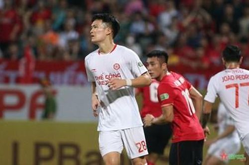 Tiền vệ Hoàng Đức chính thức chốt tương lai