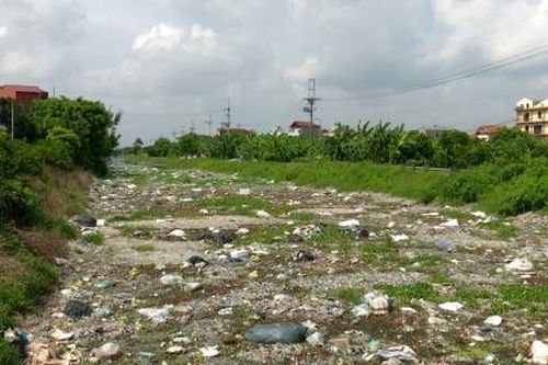 Huyện Gia Lâm (Hà Nội): Người dân sống khổ vì dòng kênh 'chết'