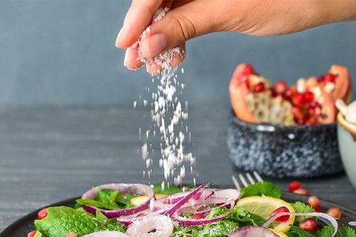 Gánh nặng y tế từ thói quen ăn mặn