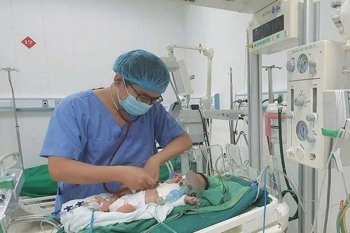 Cứu trẻ 13 ngày tuổi bị khuyết tật tim phức tạp