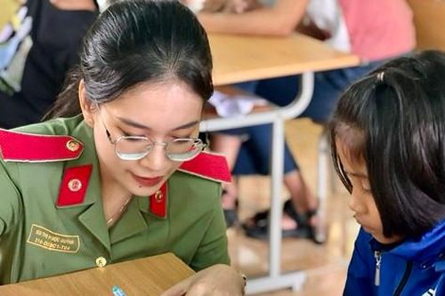 Lớp học tiếng Anh miễn phí cho trẻ em ở Kon Tum, Đắk Lắk