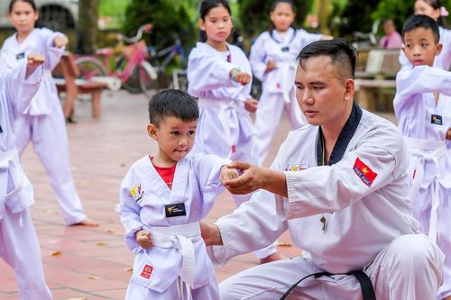 Lớp võ đặc biệt của 'thầy Tiến công an' ở Hải Dương