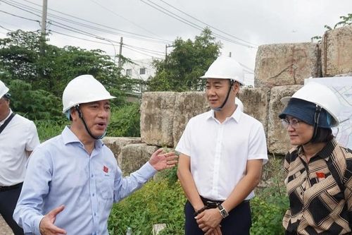 Vì sao chi hơn 2.000 tỷ đồng, đoạn 2,7km Vành đai 2 TPHCM vẫn chậm tiến độ?