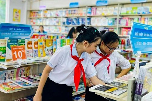 Phụ huynh mua sớm, thị trường đồ dùng học tập Nghệ An sôi động