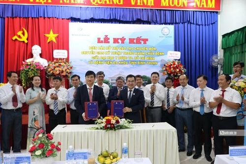 Bình Thuận: Ký kết chuyển giao kỹ thuật khám chữa bệnh để phục vụ tốt cho người dân
