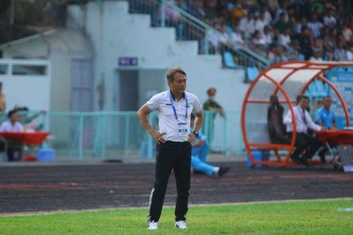 Cựu HLV HAGL bất ngờ chia tay đội bóng