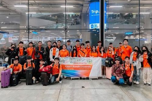 Đi thực tập nước ngoài hay trải nghiệm trao đổi khắp trời Âu - Á, chỉ có thể là sinh viên Trường ĐH FPT