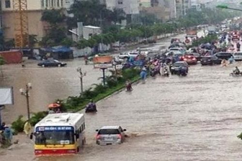 Nóng: Cảnh báo ngập lụt khu vực nội thành Hà Nội trong chiều nay