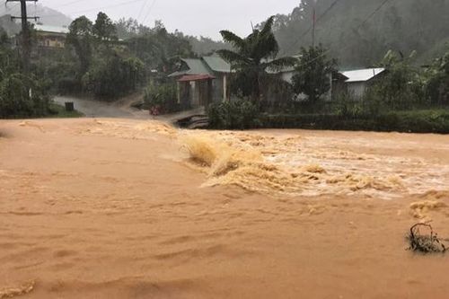Các tỉnh Bắc Trung Bộ 'lệnh' khẩn ứng phó bão lũ