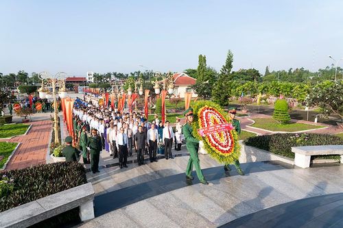 Tỉnh ủy, HĐND, UBND, UBMTTQVN tỉnh An Giang tổ chức Lễ viếng Nghĩa trang liệt sĩ tỉnh, nhân kỷ niệm 77 năm Ngày Thương binh - Liệt sĩ 27/7