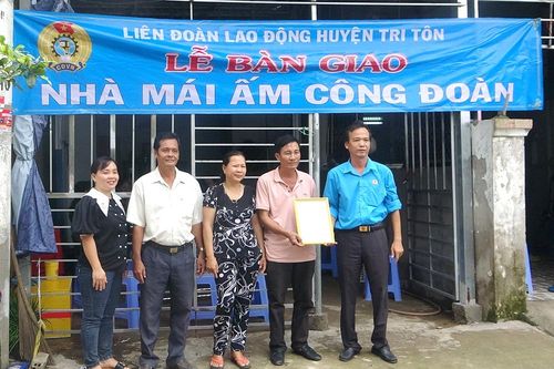 Thêm 3 Mái ấm cho công đoàn viên ngành giáo dục huyện Tri Tôn