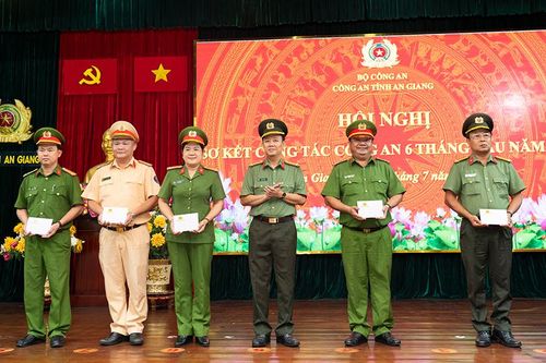 An Giang sơ kết công tác công an 6 tháng đầu năm 2024