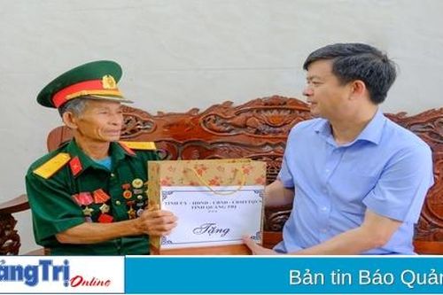 Bí thư Tỉnh ủy Lê Quang Tùng thăm, tặng quà các thương binh, bệnh binh, gia đình liệt sĩ