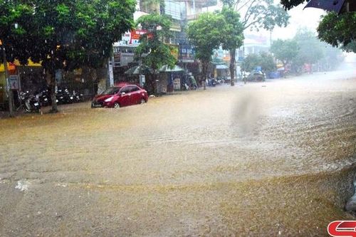 Mưa lớn khiến nhiều khu vực huyện Thuận Châu bị ngập úng