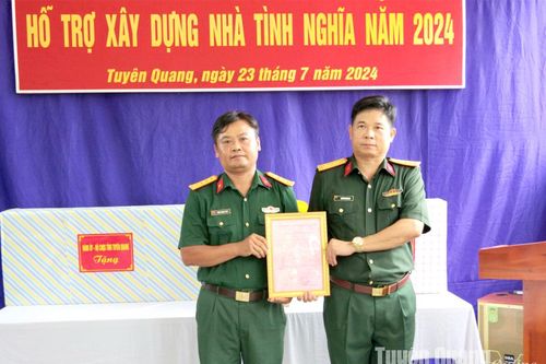 Trao hỗ trợ xây dựng nhà tình nghĩa cho quân nhân có hoàn cảnh khó khăn