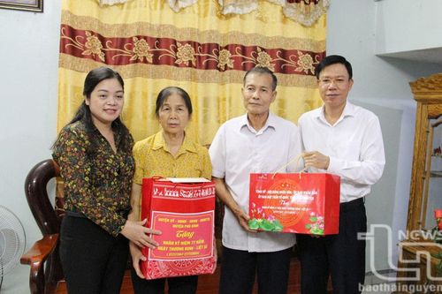 Lãnh đạo tỉnh Thái Nguyên tặng quà người có công nhân Ngày Thương binh - Liệt sĩ