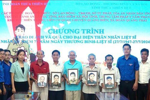 Tuổi trẻ Thừa Thiên Huế hỗ trợ phục hồi và trao tặng di ảnh liệt sĩ