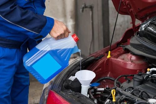 Các dấu hiệu cảm biến báo mức nước rửa kính ô tô có vấn đề